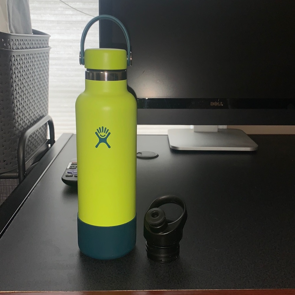 Limited edition hydro flask 21 oz with boot and sport cap